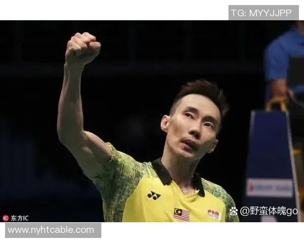 日本足球球星展现惊人肌肉力量掀起球迷热议彰显极致体能魅力